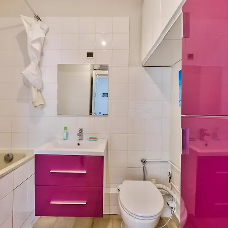 Charming T1 For 2 People Near Parc Monceau Paris